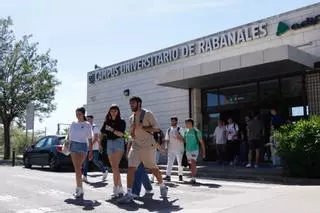 Oposiciones de profesorado de secundaria en Córdoba: Renfe programa cuatro trenes especiales este sábado