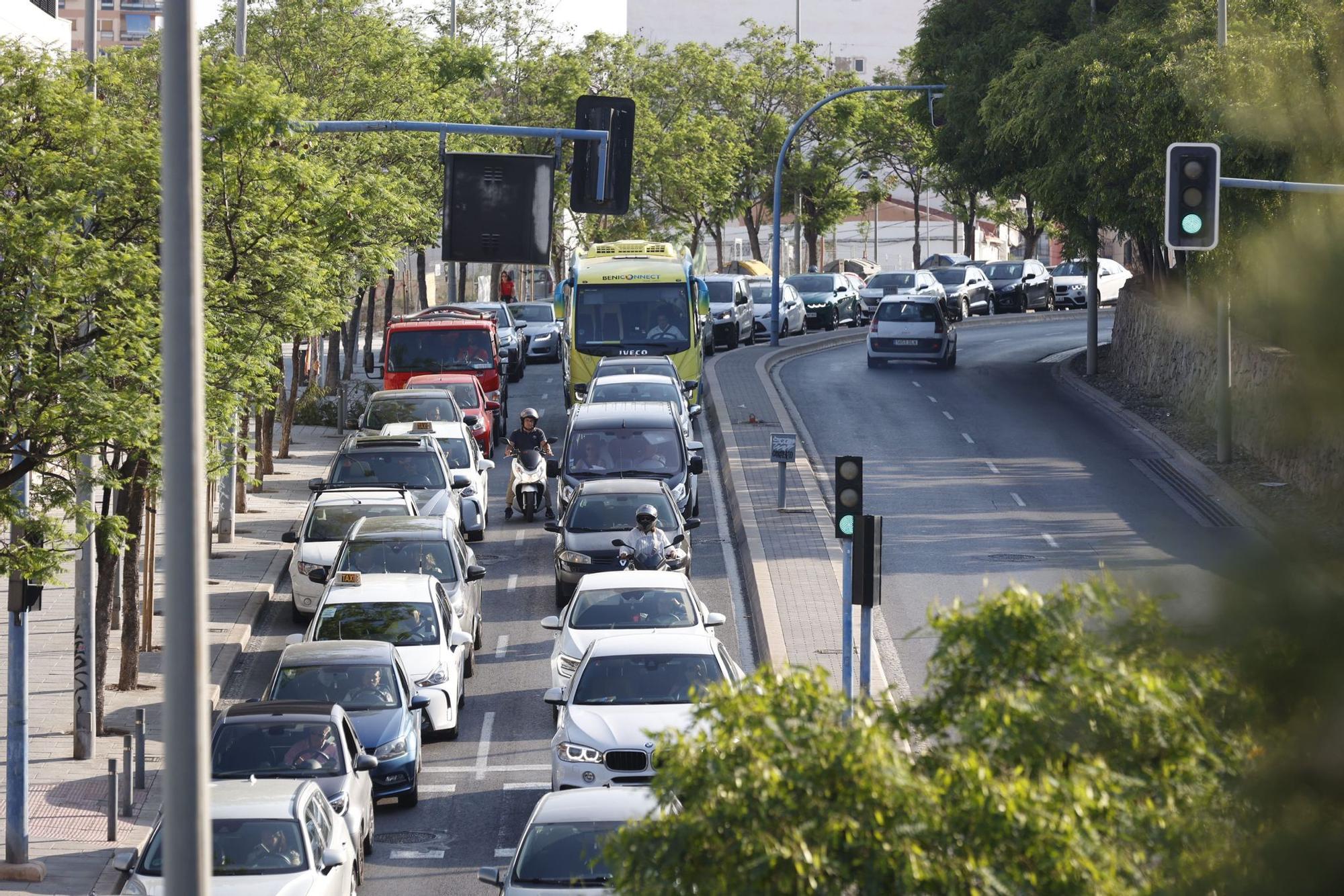 Monumental atasco a primera hora de la mañana hoy en Alicante