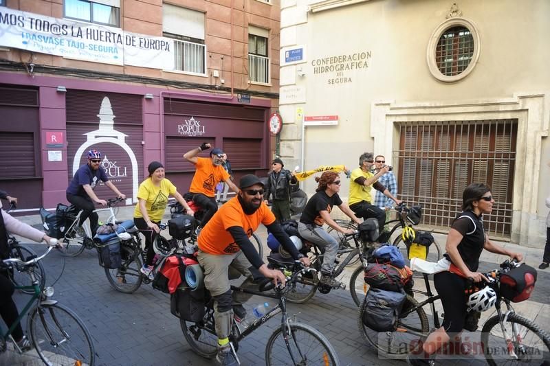 Protesta en bicicleta contra el fracking