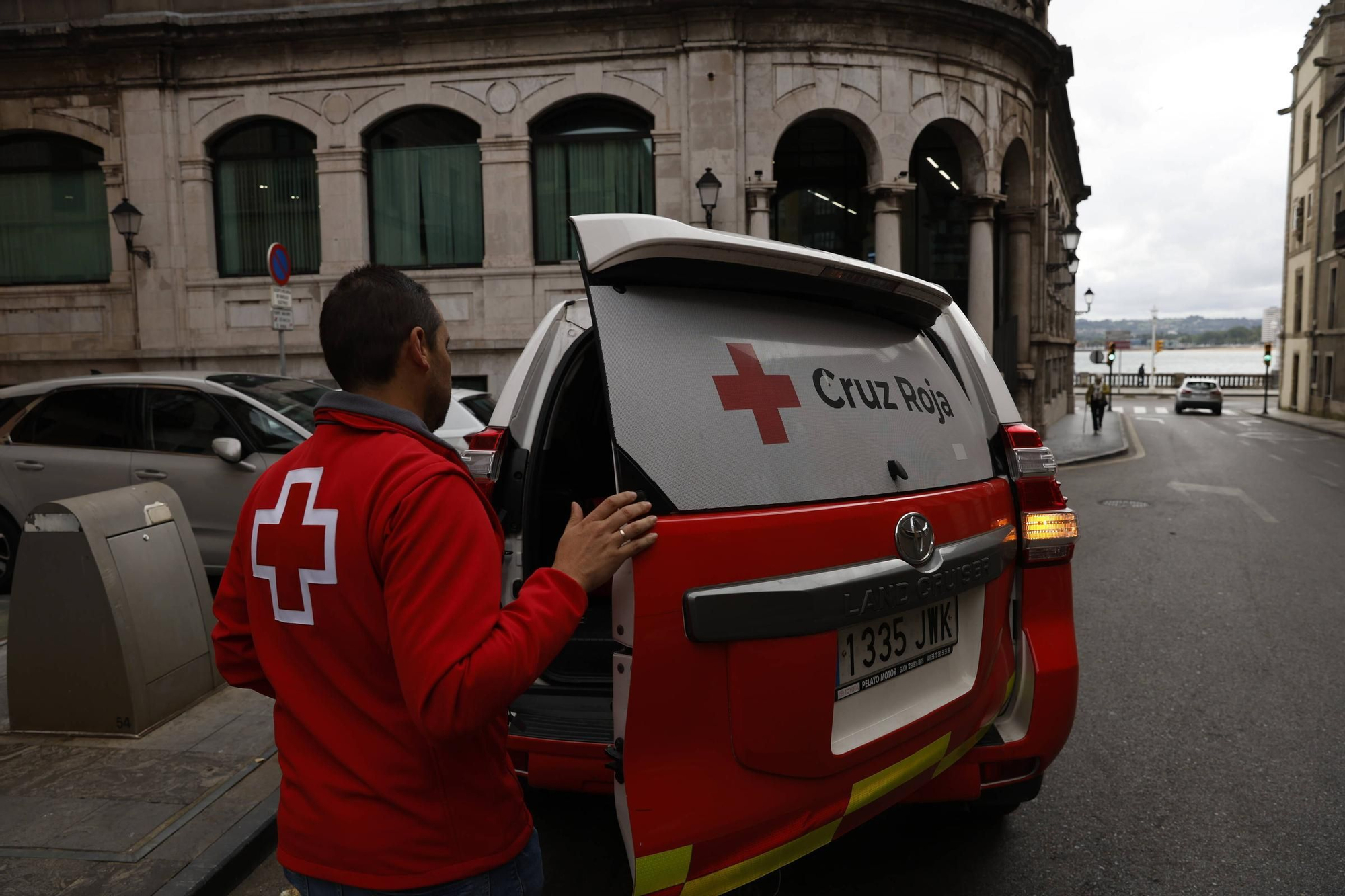 Así se controla la calidad del mar en Gijón durante la temporada de baños (en imágenes)