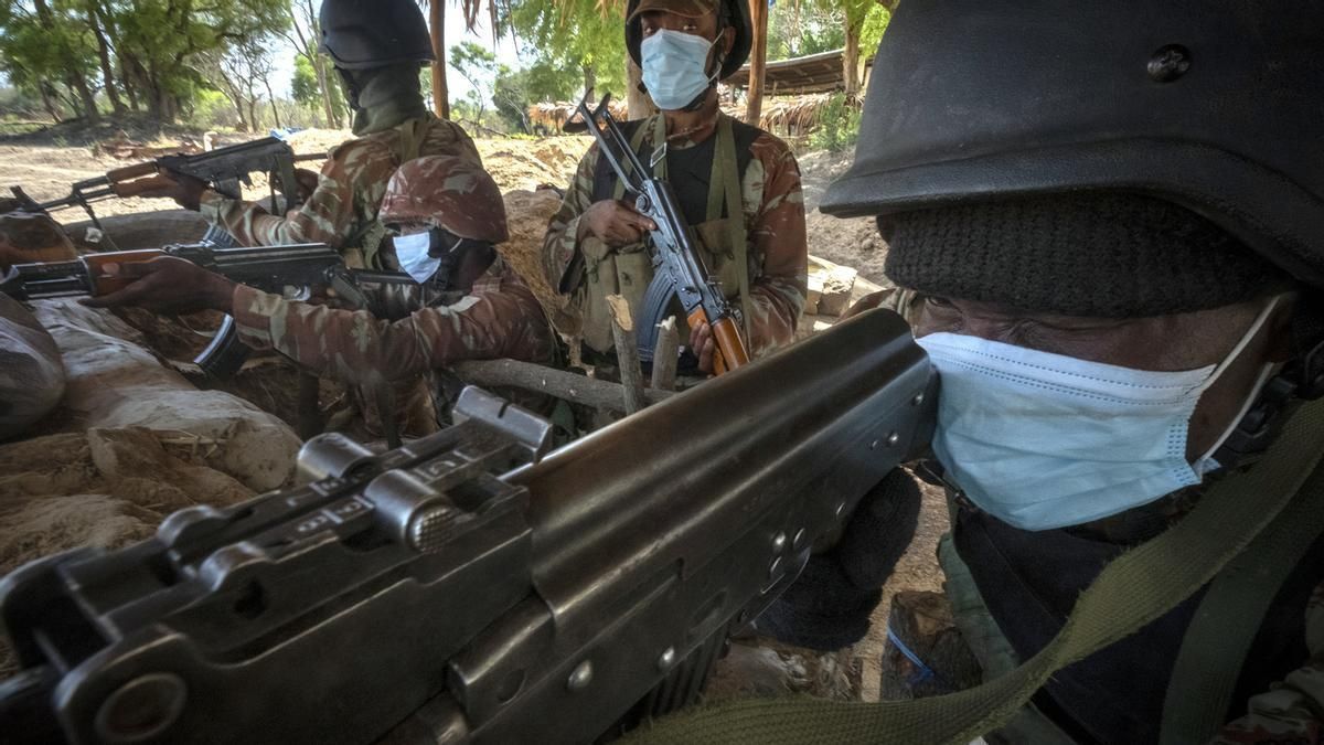 Soldados del Ejército de Benín, en la frontera con Burkina Fasso.