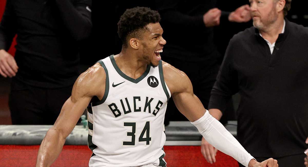 Giannis Antetokounmpo volvió a ser el líder de los Bucks con 40 puntos.