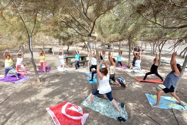 YOGA EN LA PLAYA MELENARA