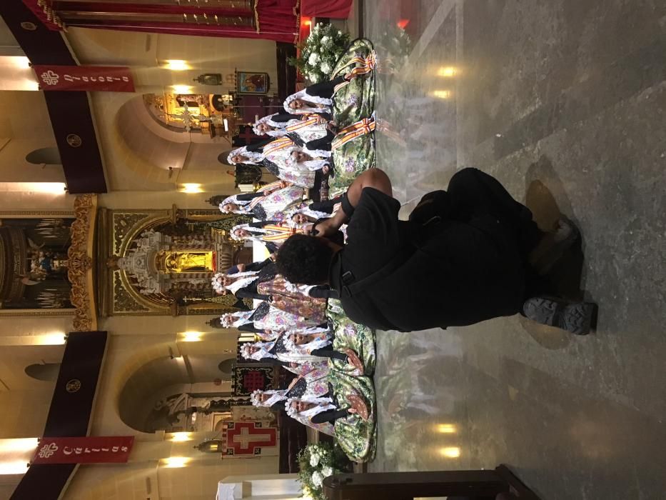 Aleida, Andrea y sus doce Damas visitaron a la patrona de Alicante, la Virgen del Remedio, gracias a la tradicional sesión de fotos