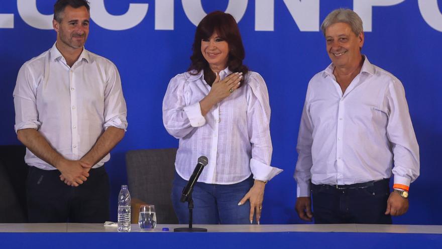 Cristina Fernández reaparece en un acto público al grito de &quot;presidenta&quot;.