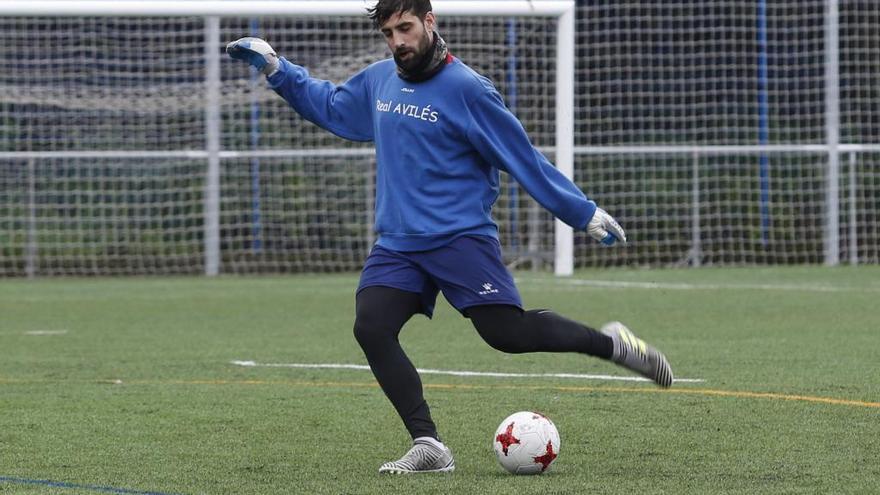 El Avilés renueva a Borja Piquero