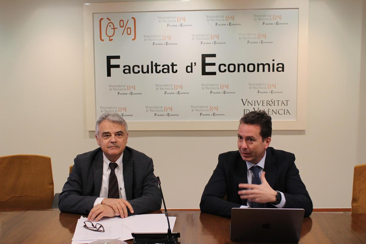Francisco Muñoz Murgui, Decano de la Facultat d’Economia, y José Manuel Mieres, Director Territorial Este de BBVA.