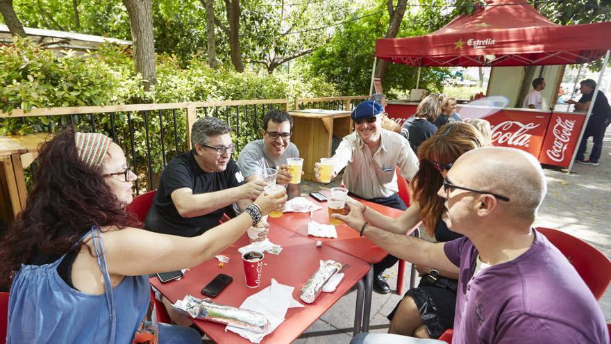 Un grupo de aficionados del Valencia CF, en el &#039;Family Weekend&#039;.