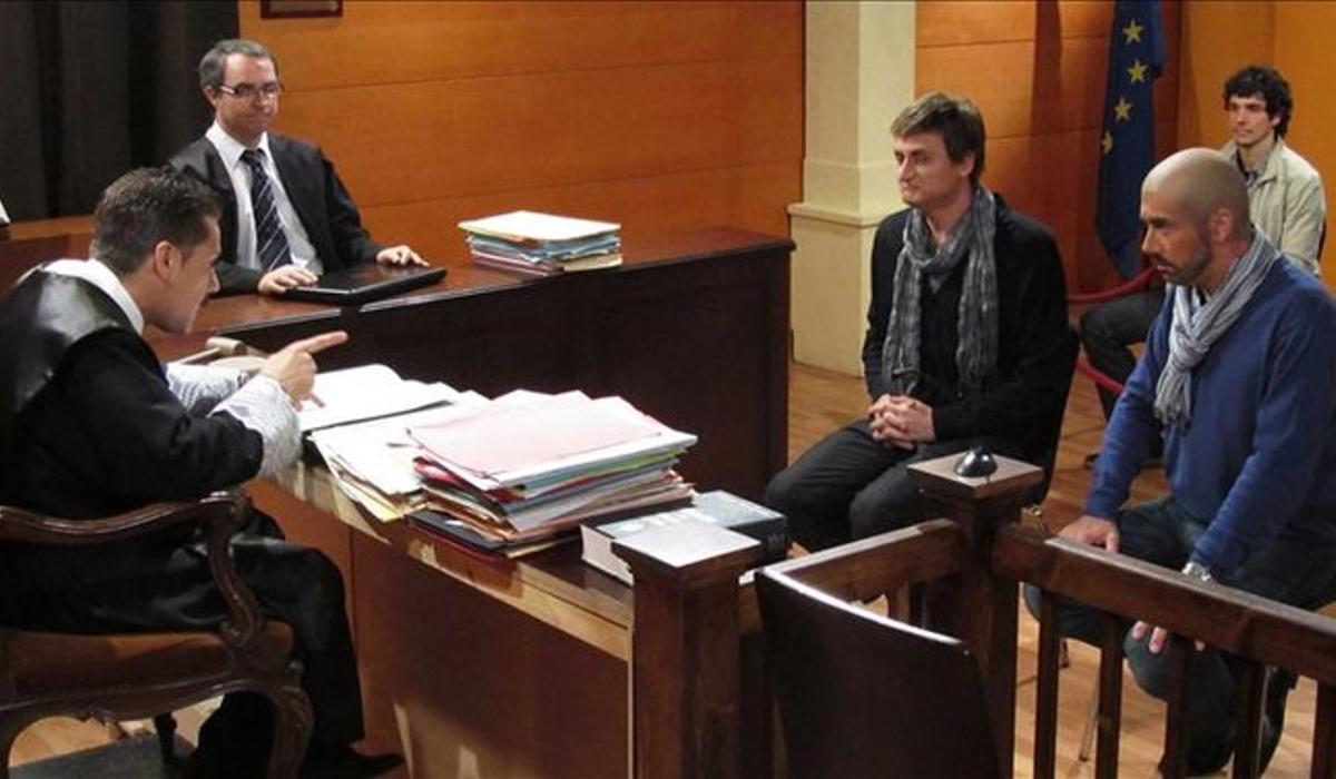 Tito Vilanova i Pep Guardiola van als tribunals, a ’Crackòvia’. Tito Vilanova i Pep Guardiola van als tribunals, a ’Crackòvia’.