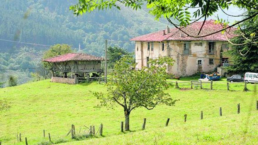 La casona del pueblo piloñés de Lodeña que será escenario del próximo reality show de Telecinco.