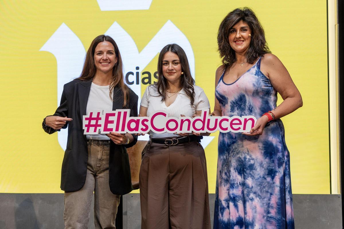 Cristina Gutierrez y las camioneras protagonistas del documental