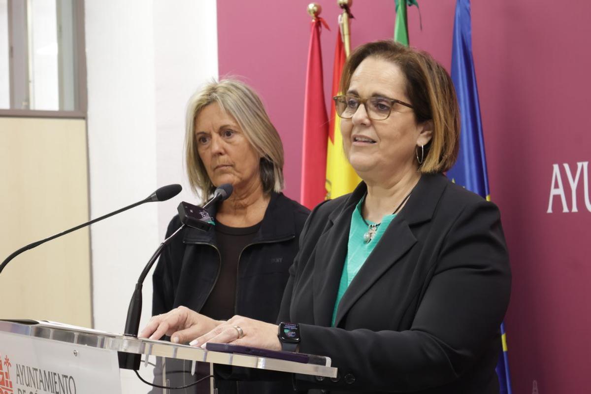 Marta Puig, organizadora de la 1ª Feria del Outlet de Córdoba, y Blanca Torrent.