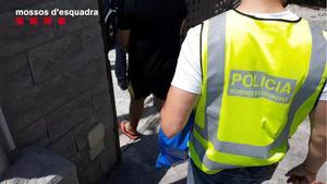 4e13b49e-a2be-4241-903f-0a52e9ecbb88-hd-web