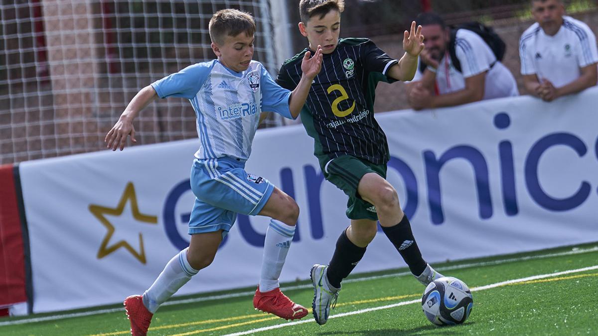 Una acción del partido entre las selecciones masculinas de Extremadura y Galicia.