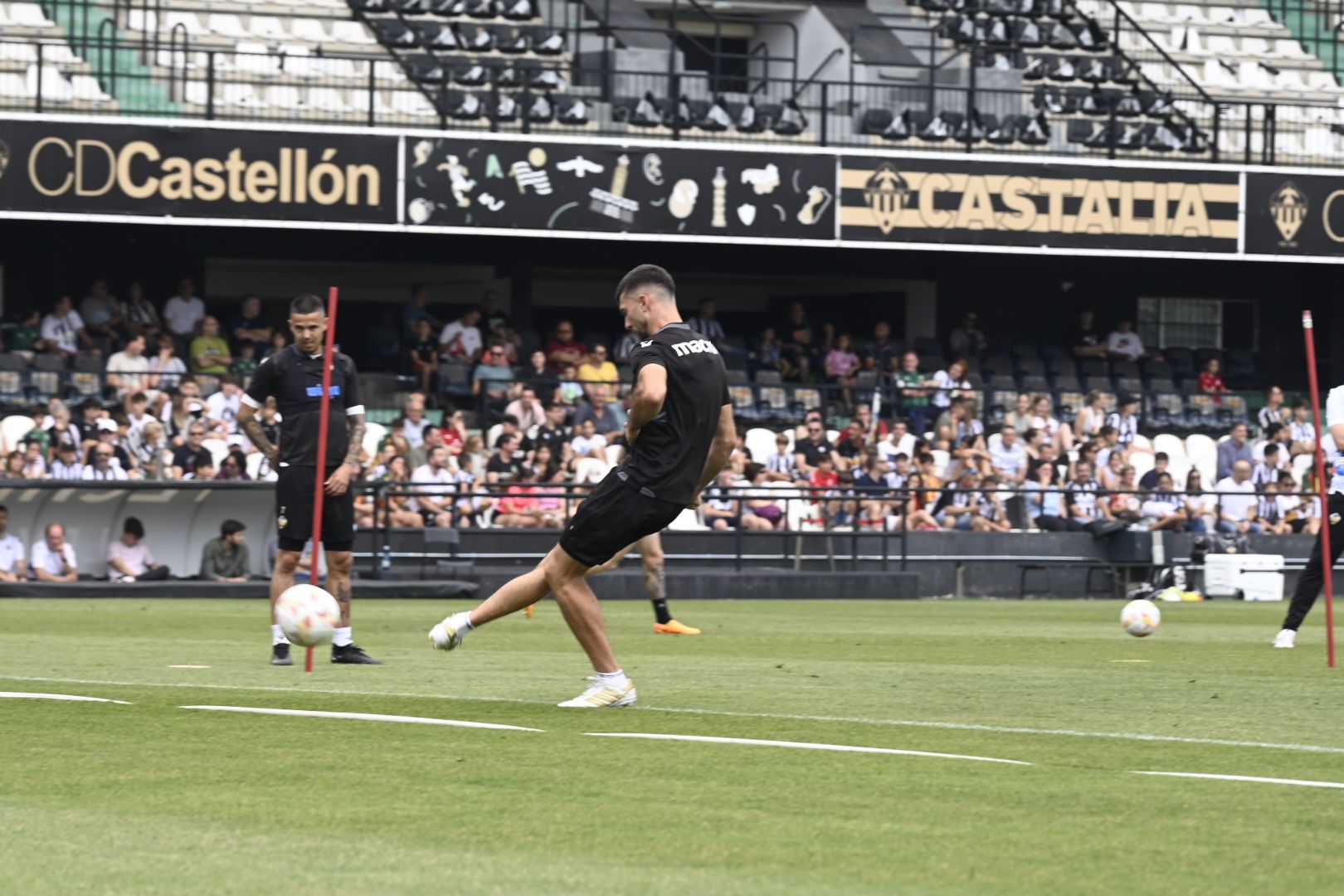 Galería de fotos: La afición lleva en volandas al CD Castellón