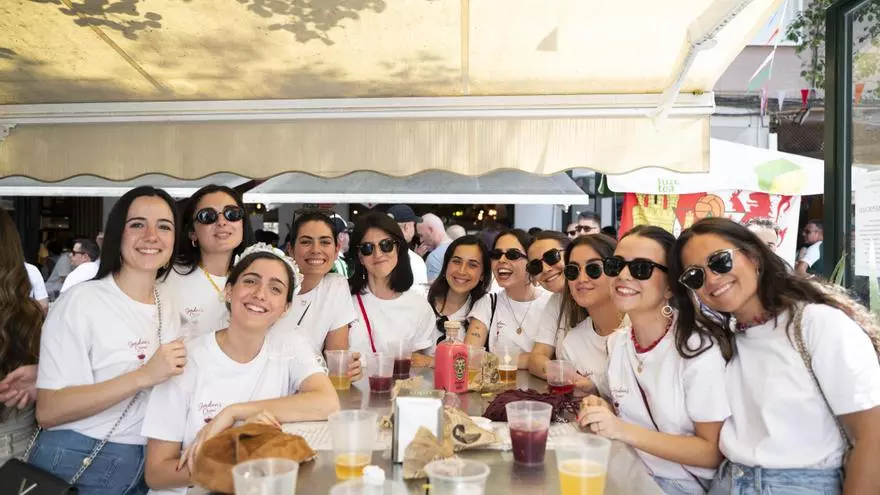 Vídeo | Ambiente en la Feria de Día de Cáceres en un sábado marcado por el Cacereño y Andy y Lucas