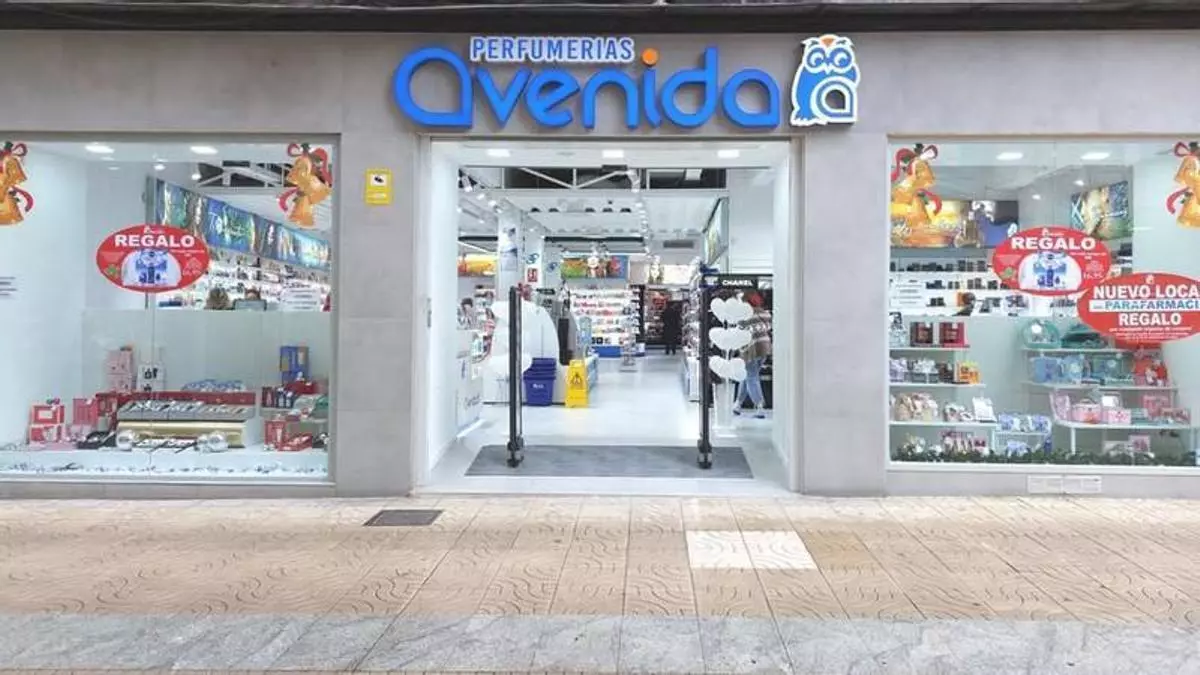 La cadena Perfumerías Avenida, con una treintena de tiendas en Galicia, lanza un ERE para hasta 105 empleos