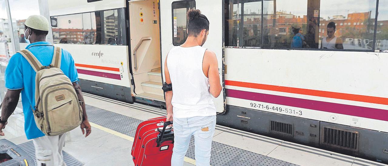 Usuaris del tren, aquesta setmana a l&#039;estació de Girona