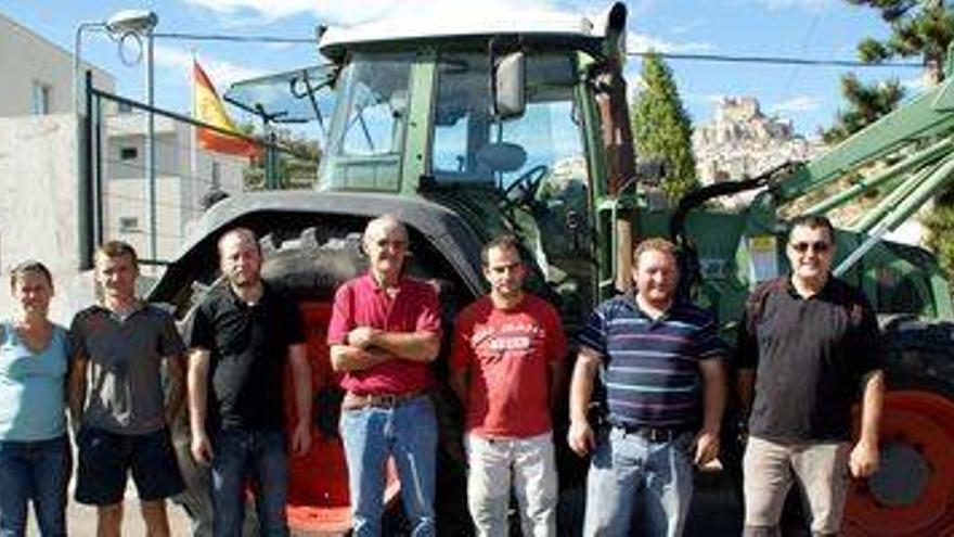 Un ganadero morellano recupera en Rumanía el tractor que le robaron