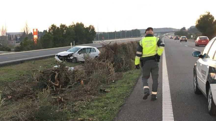 Una mujer herida al salirse de la carretera entre Huesca y Almudévar