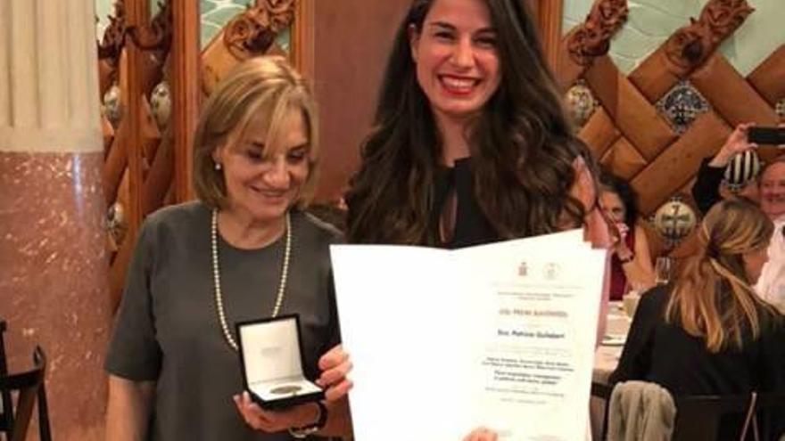 La entrega del premio a Patricia Guilabert en Barcelona.