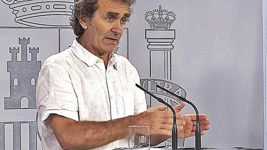 El director del Centro de CoordinaciÃ³n de Alertas y Emergencias Sanitarias, Fernando SimÃ³n, ayer.