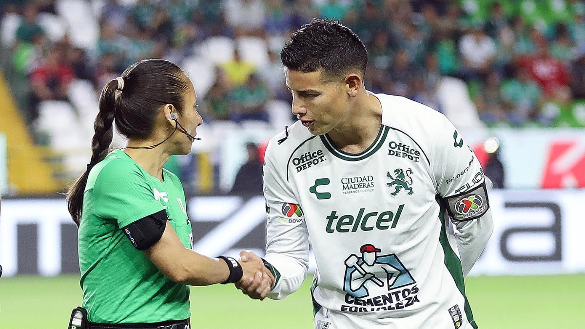 James Rodríguez (d) de León no jugará el Mundialito con los del Bajío mexicano