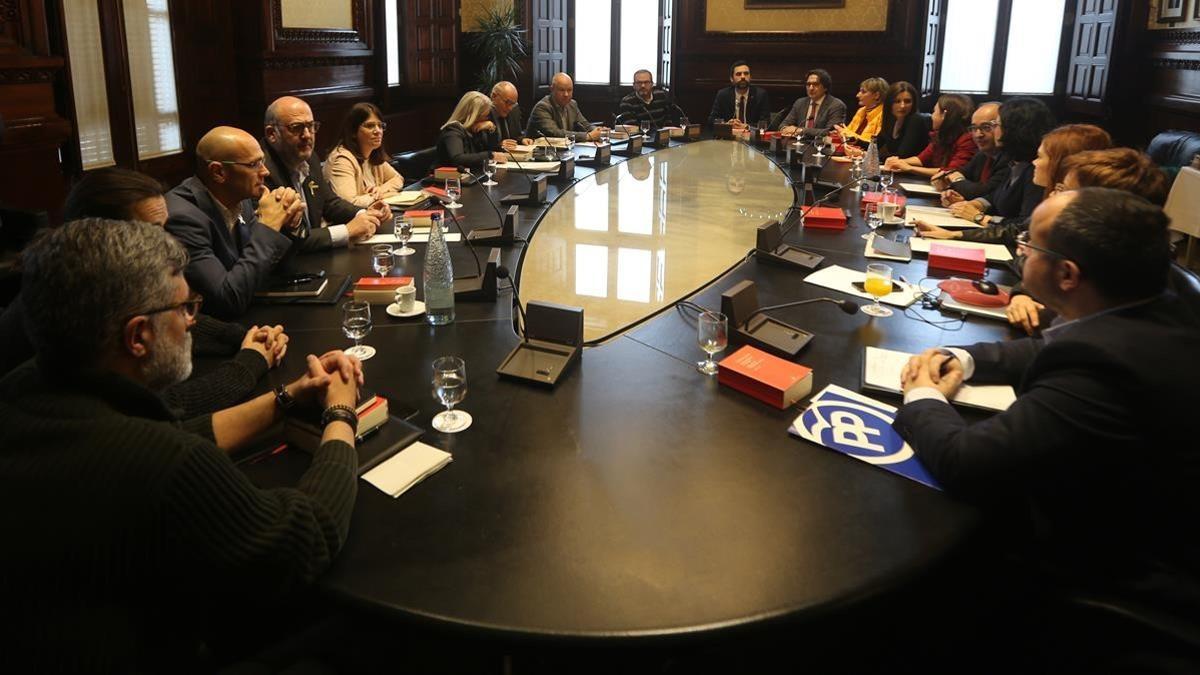 Reunión de la Mesa del Parlament, presidida por Roger Torrent.