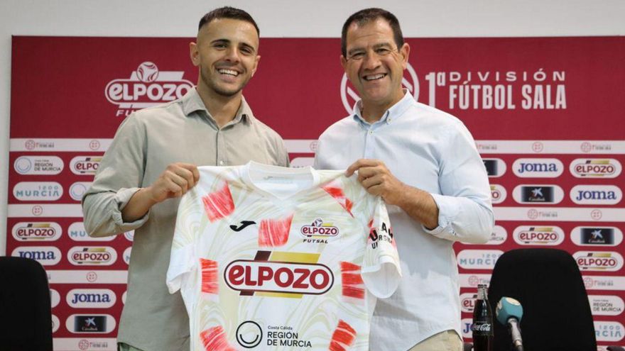 Adrián Rivera, en su presentación con Fran Serrejón. | ELPOZO MURCIA