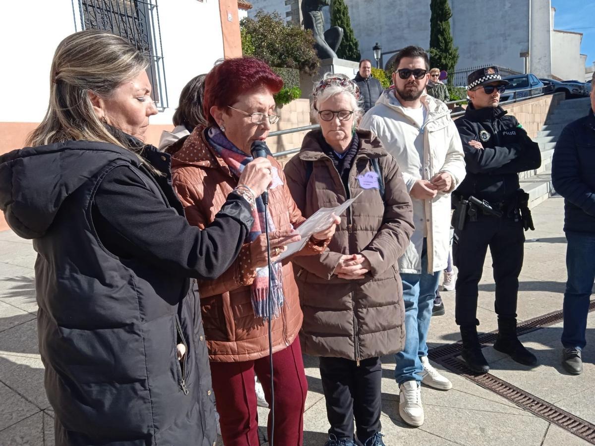 Lectura de un manifiesto en Fuente Obejuna.