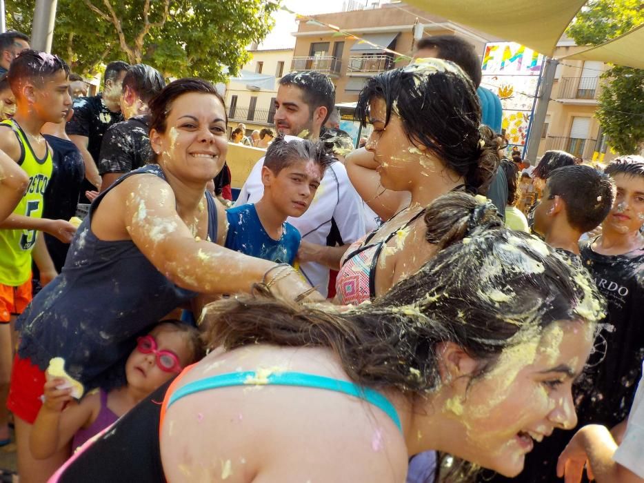 La merengada i la ruixada de la Festa Major Infantil de Sant Joan de Vilatorrada