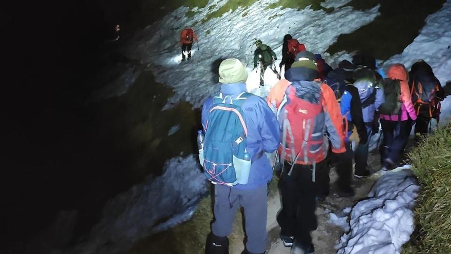 Rescatados once senderistas mallorquines atrapados por la nieve en los Picos de Europa