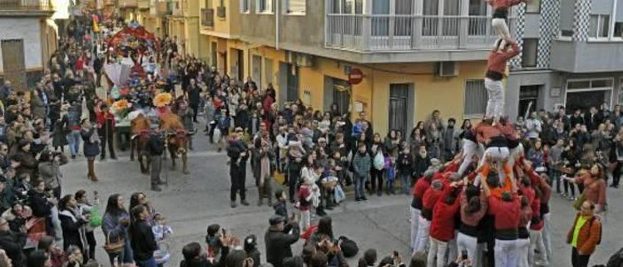 Els actes i cavalcades de la fira de Sant Vicent Màrtir omplin els carrers de Guadassuar.