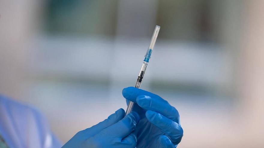 Andalucía vacunará frente al meningococo ACWY a partir del 1 de febrero a los bebés de 4 meses