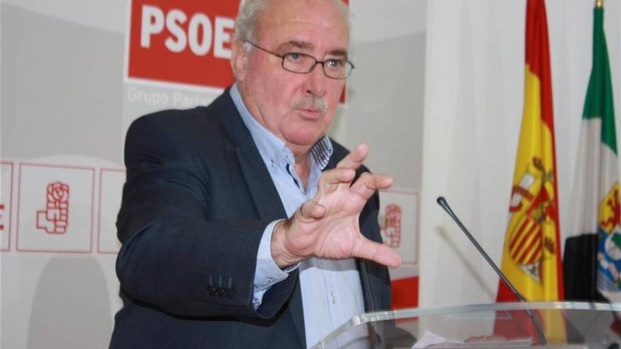 El PSOE denuncia un recorte de 430 profesores para el año próximo en Extremadura