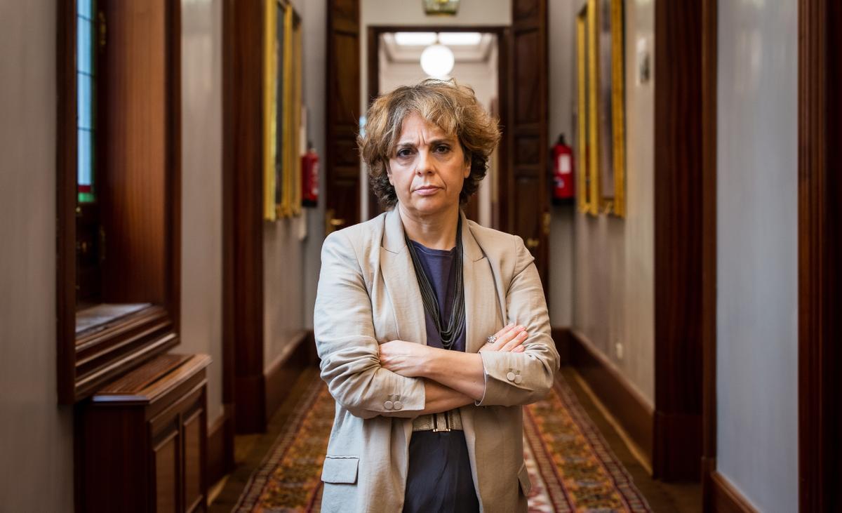 MADRID. 01.12.2021. La vicepresidenta tercera del Congreso, Gloria Elizo, en una sala del edificio del Congreso de los Diputados.