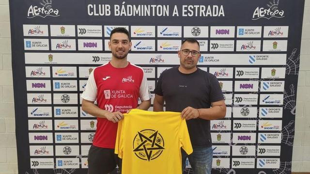 Gabriel Fernández y Javier Rey, en el pabellón Coto Ferreiro de A Estrada. | C.B. A ESTRADA