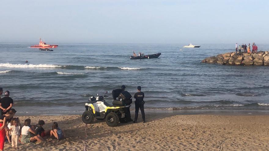 Muere un niño de seis años en Canet d'en Berenguer por un golpe de mar