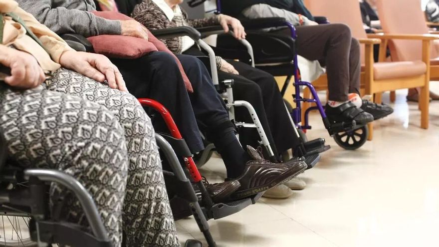 La patronal de las residencias advierte de que los impagos del Consell multiplican el riesgo de cierre