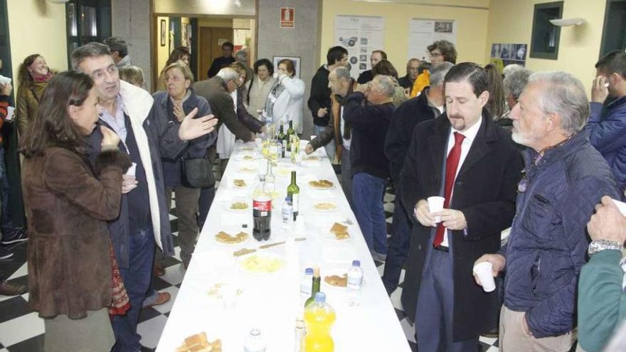 Inauguración de la Semana do Mar, ayer, en la Casa Cultural de Seixo. // S.A.