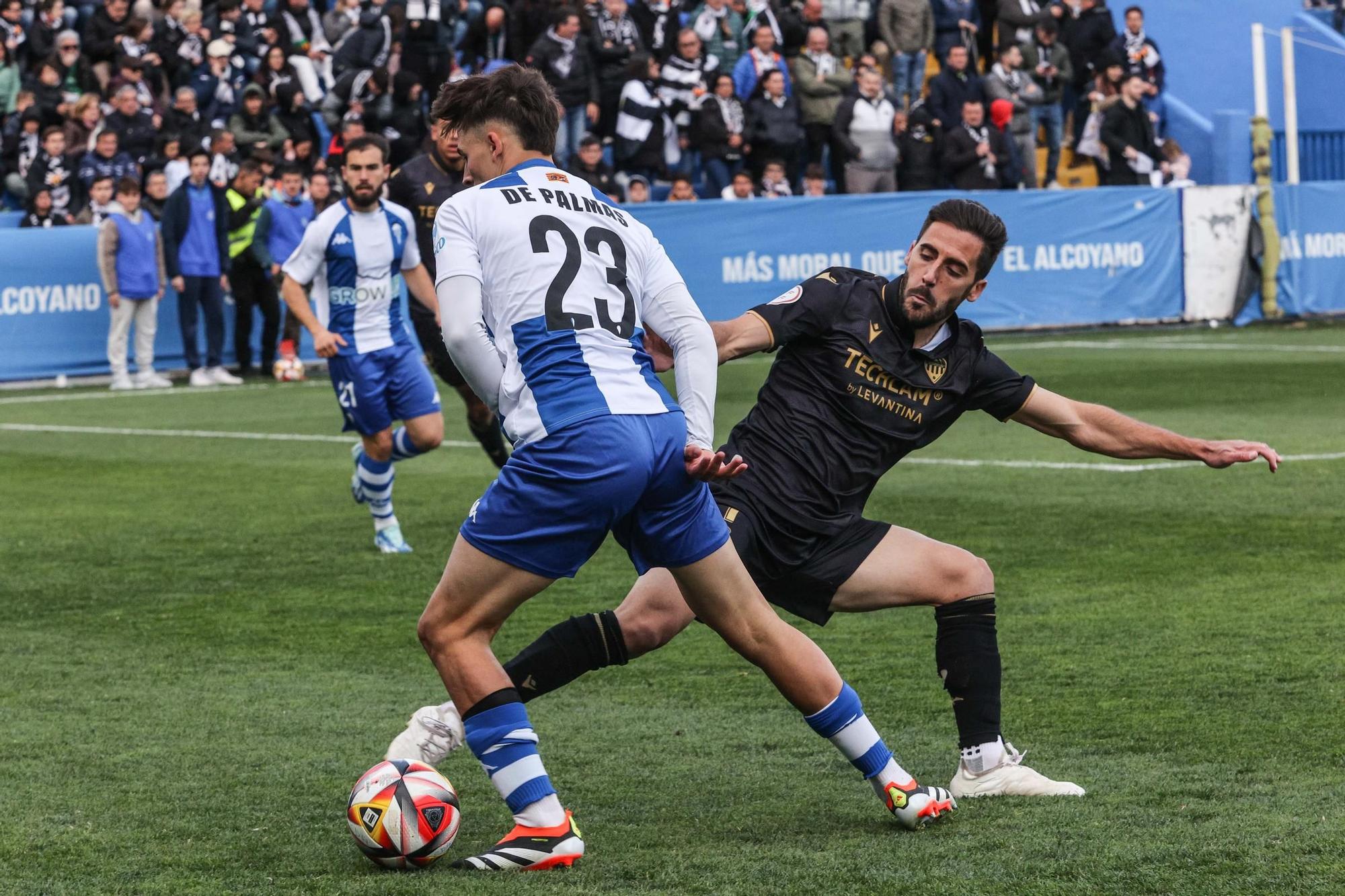 El Alcoyano noquea al lider