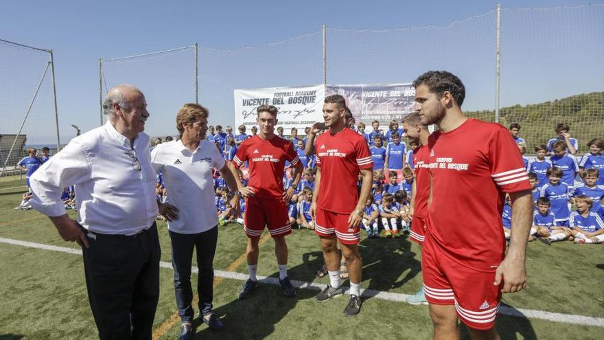 Vicente del Bosque presenta su campus en Puerto Portals