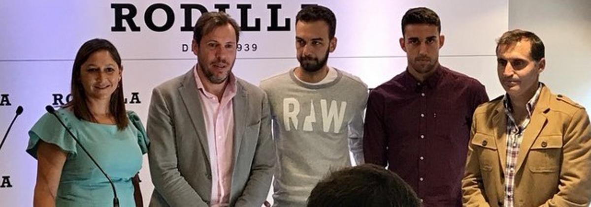 Deivid y Mata, en un acto promocional de Rodilla.