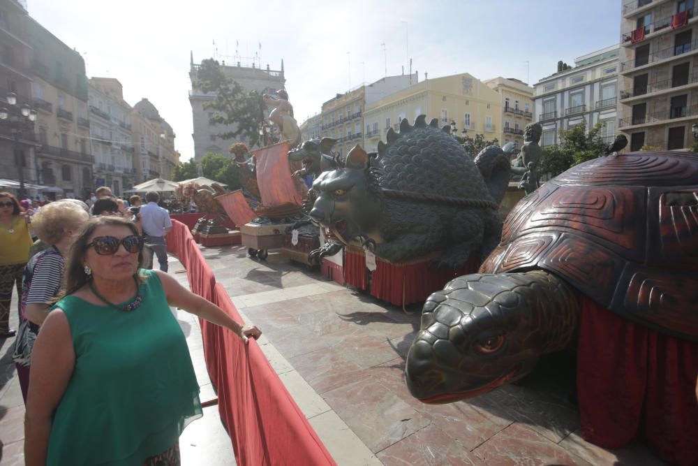 Las Rocas, expuestas en la plaza de la Virgen