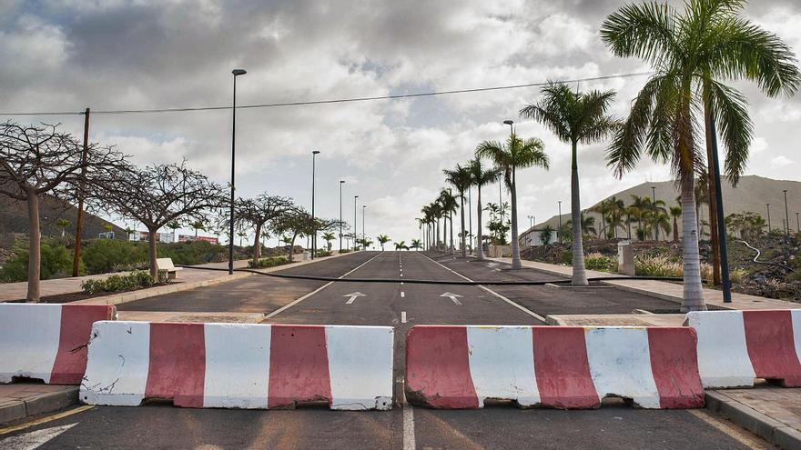 Una calle ya terminada de la urbanización del Plan Parcial de El Mojón, en Los Cristianos, todavía pendiente de apertura. |