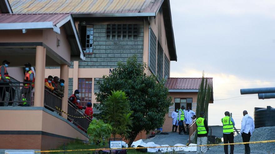 Detenidas ocho estudiantes en Kenia por prender el fuego en un internado que causó la muerte a 16 niñas