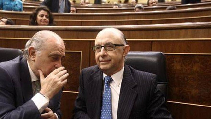 El Congreso confirma que no hay tiempo para citar a Fernández Díaz y Montoro antes de mañana