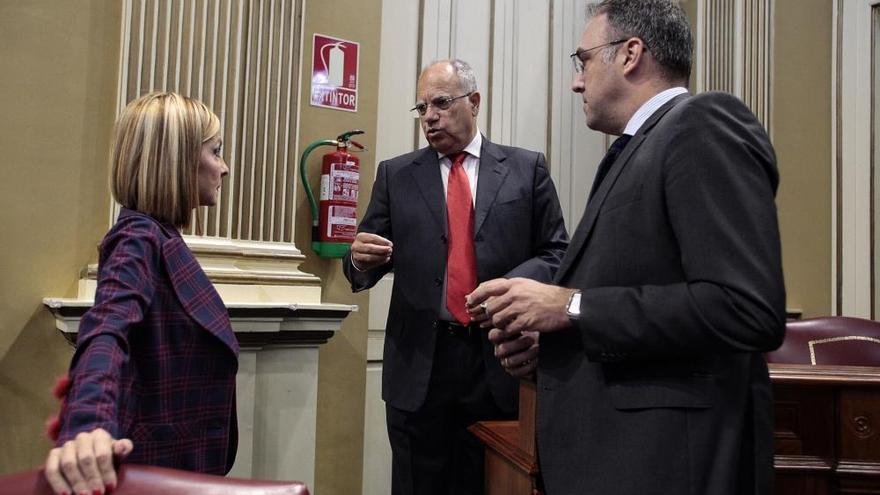 Pleno en el Parlamento de Canarias