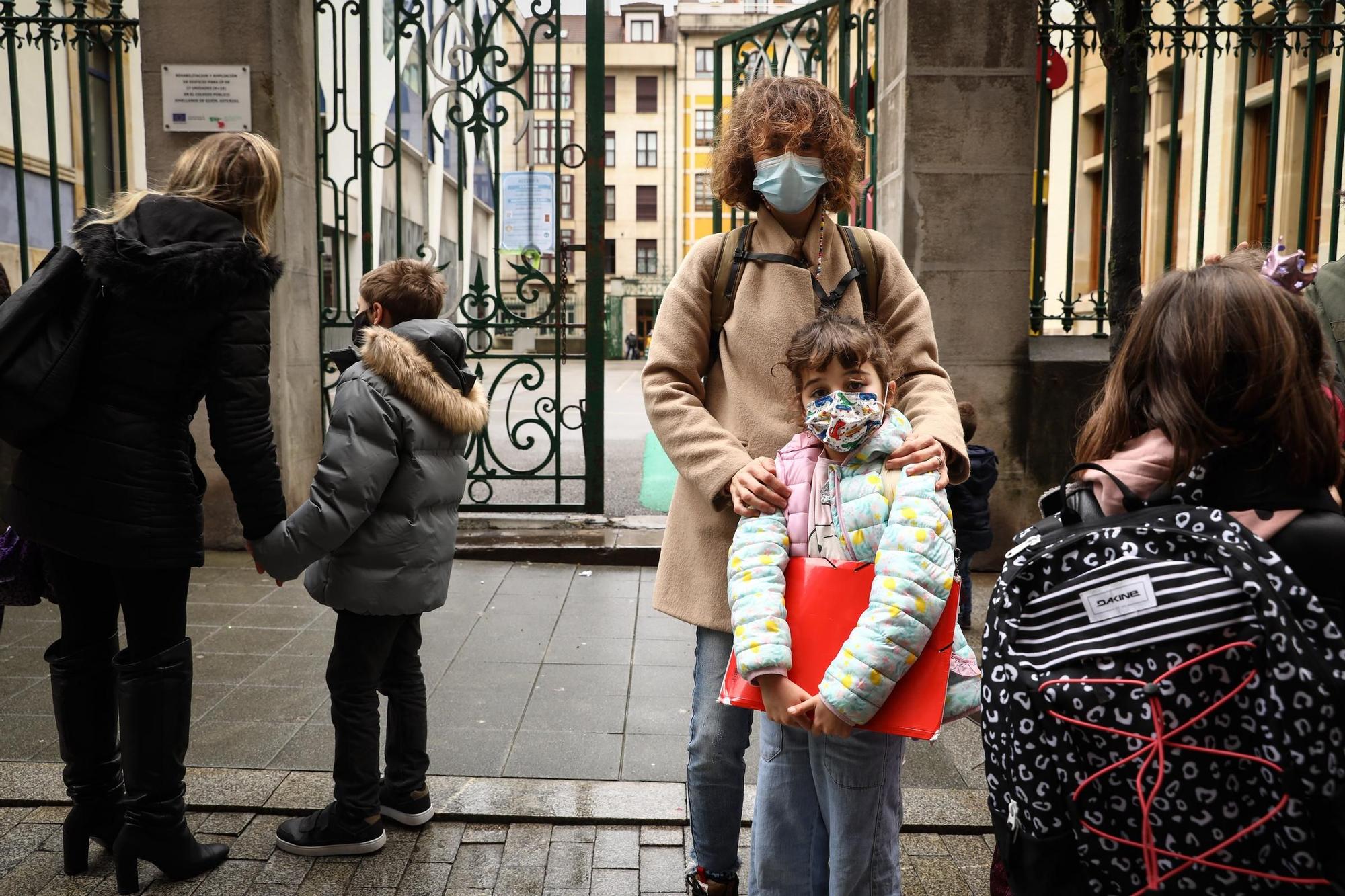 La vuelta al cole en Gijón tras las navidades, en imágenes