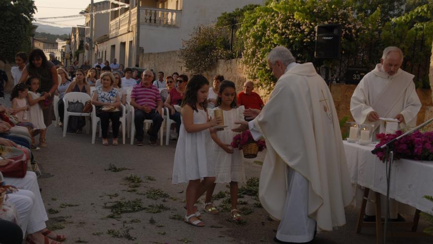 Misa, ‘coques’ y ‘ball de bot’  en la ‘Festa de la Trinitat’ de Pòrtol